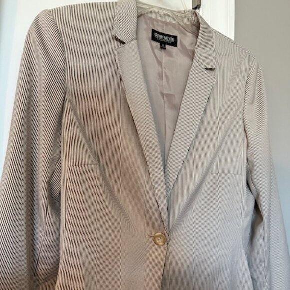 JOHN MEYER BEIGE PINSTRIPE SEERSUCKER 2PC PANTSUIT - SZ 12 - Picture 2 of 6